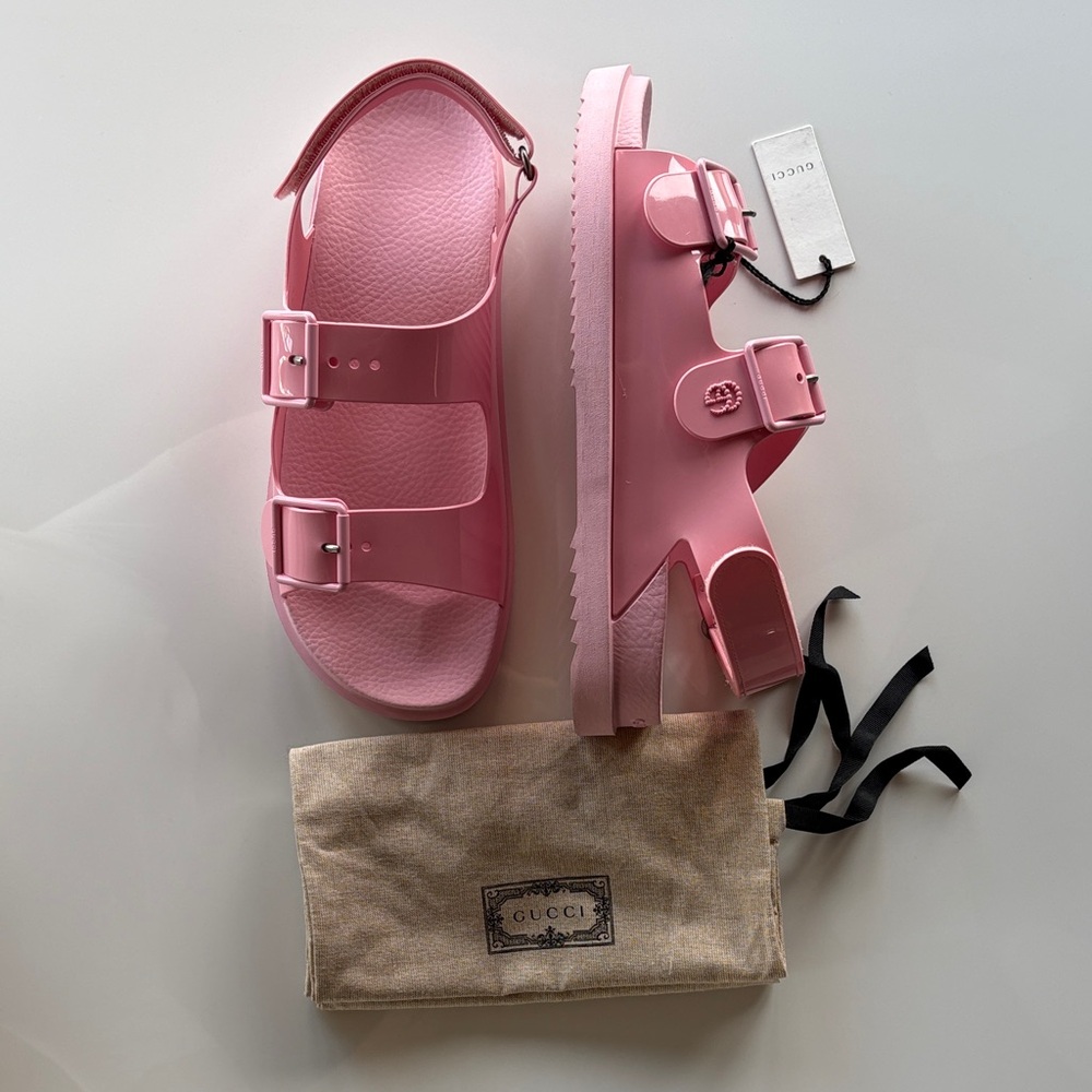 Gucci Women's Pink Buckle Sandals